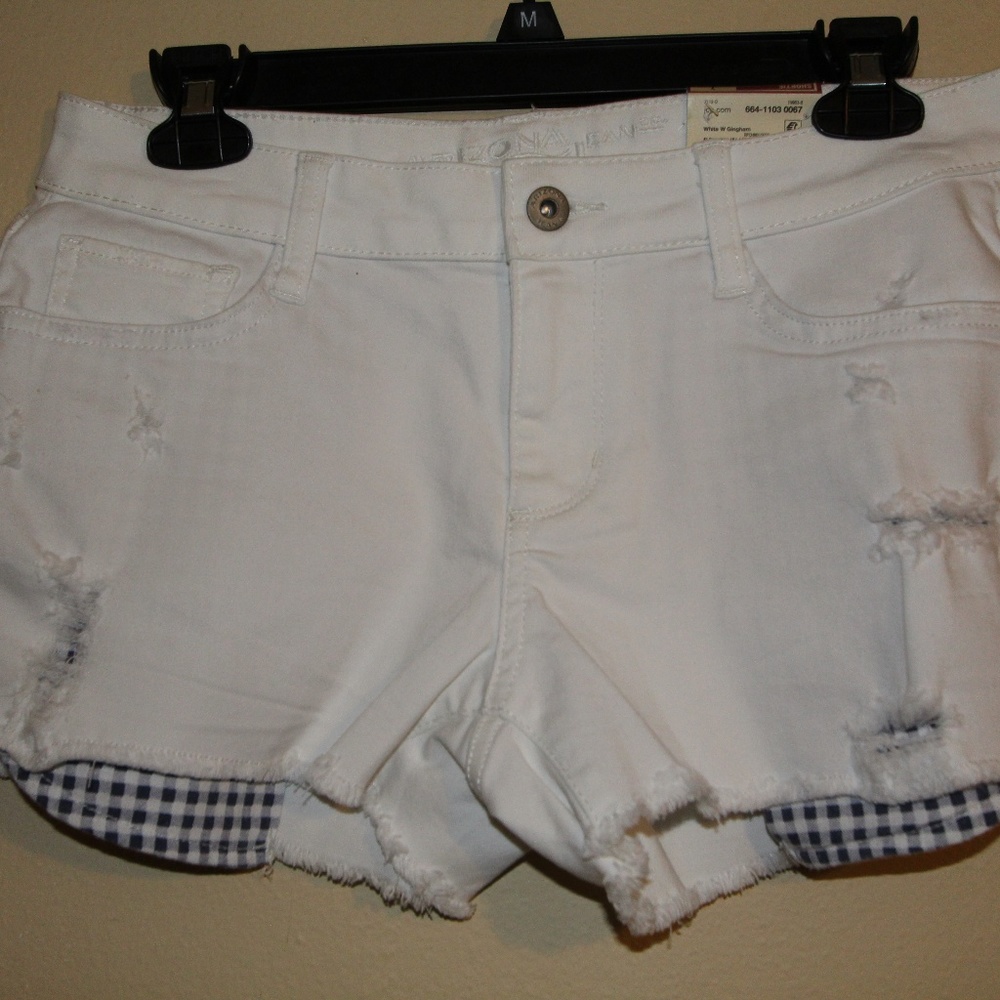 Arizona Jeans Co. White Shorts Size 7